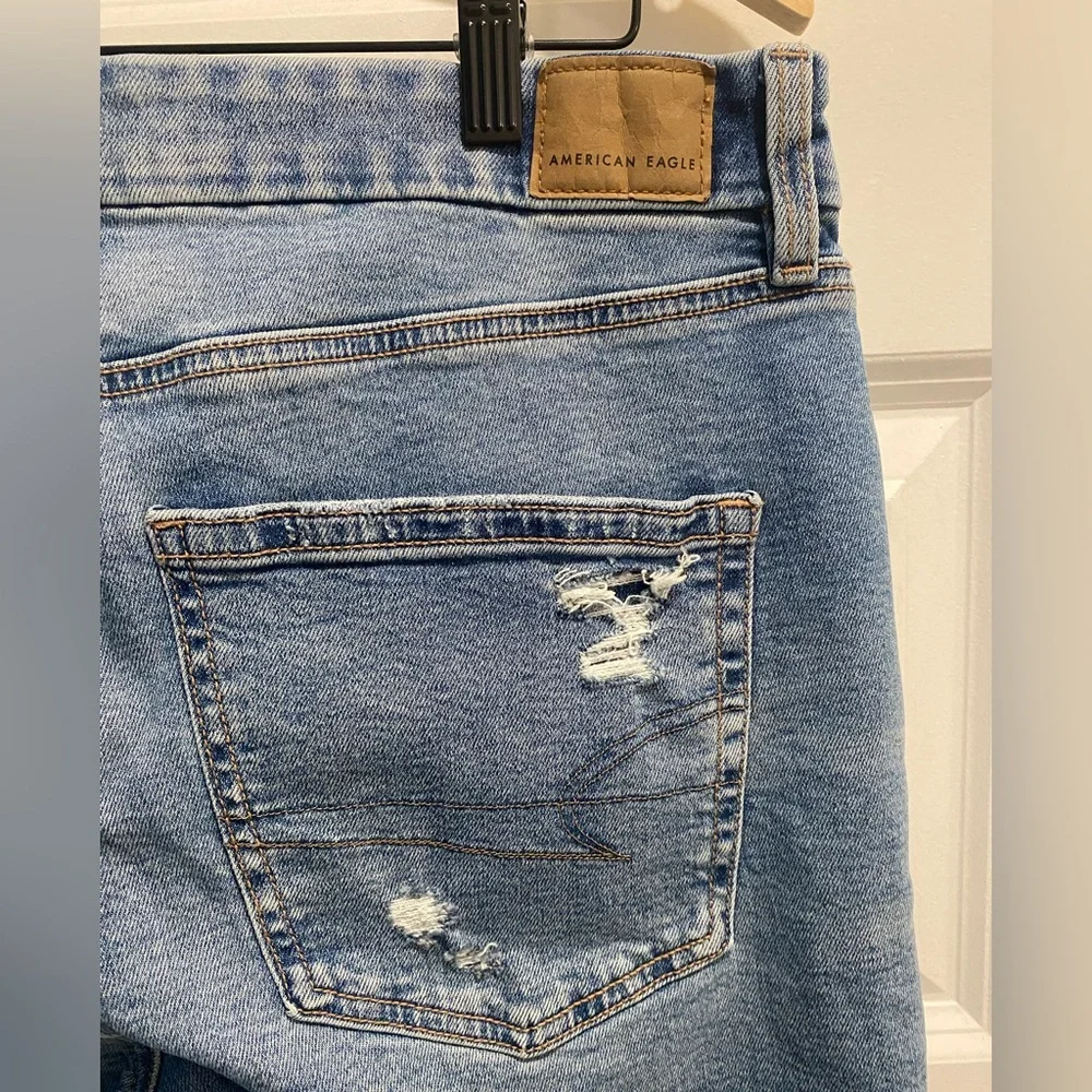 NWT American Eagle Outfitters Jeans, 14 L, curvy/straight!! Super cute!! - Picture 3 of 8